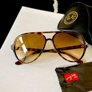 Ray-Ban Aviator Sunglasses NWOT